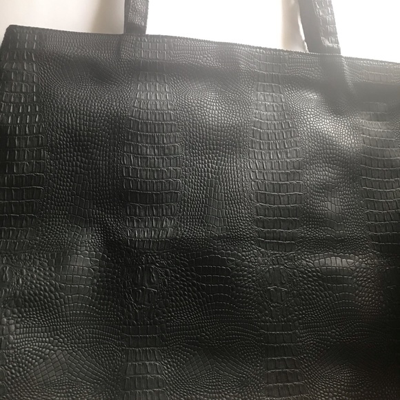 Handbag 👜 - Picture 2 of 4